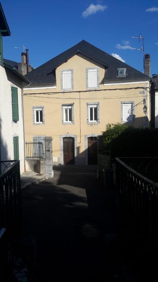Gite Lorlavie Arudy Bagian luar foto